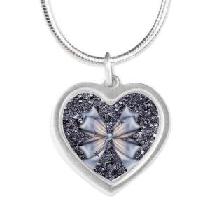 silver_glitters_silver_heart_necklace